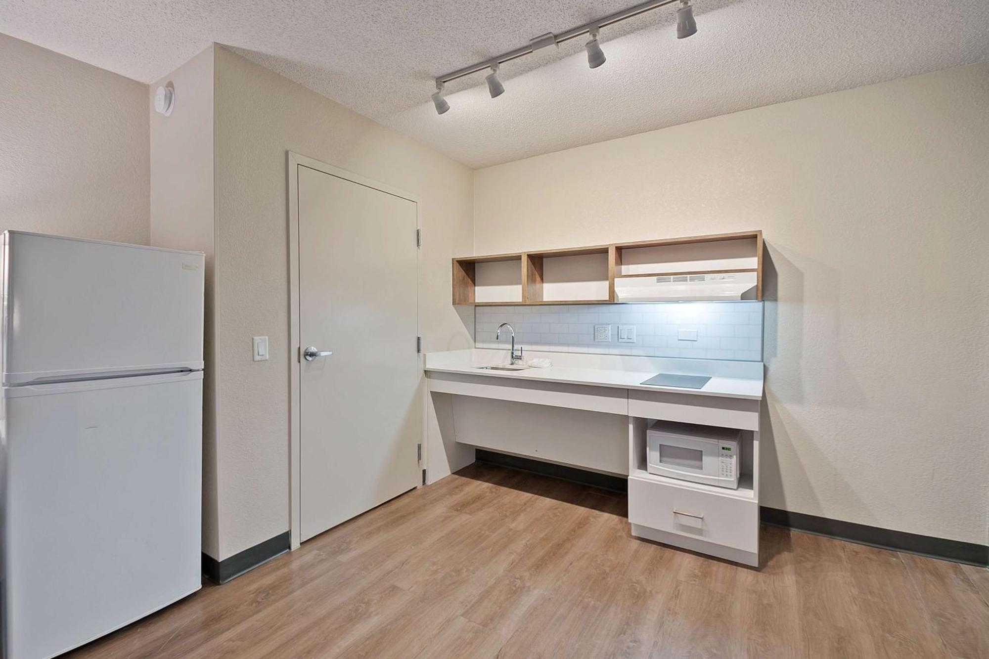 Extended Stay America Suites - Miami - Airport - Blue Lagoon Miami Springs Екстериор снимка