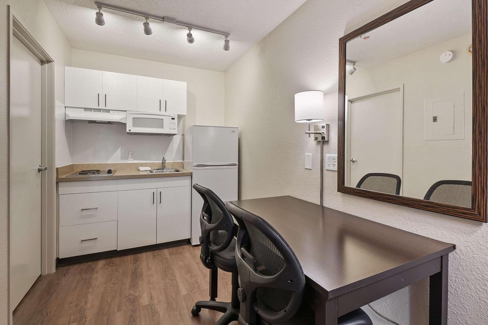 Extended Stay America Suites - Miami - Airport - Blue Lagoon Miami Springs Екстериор снимка