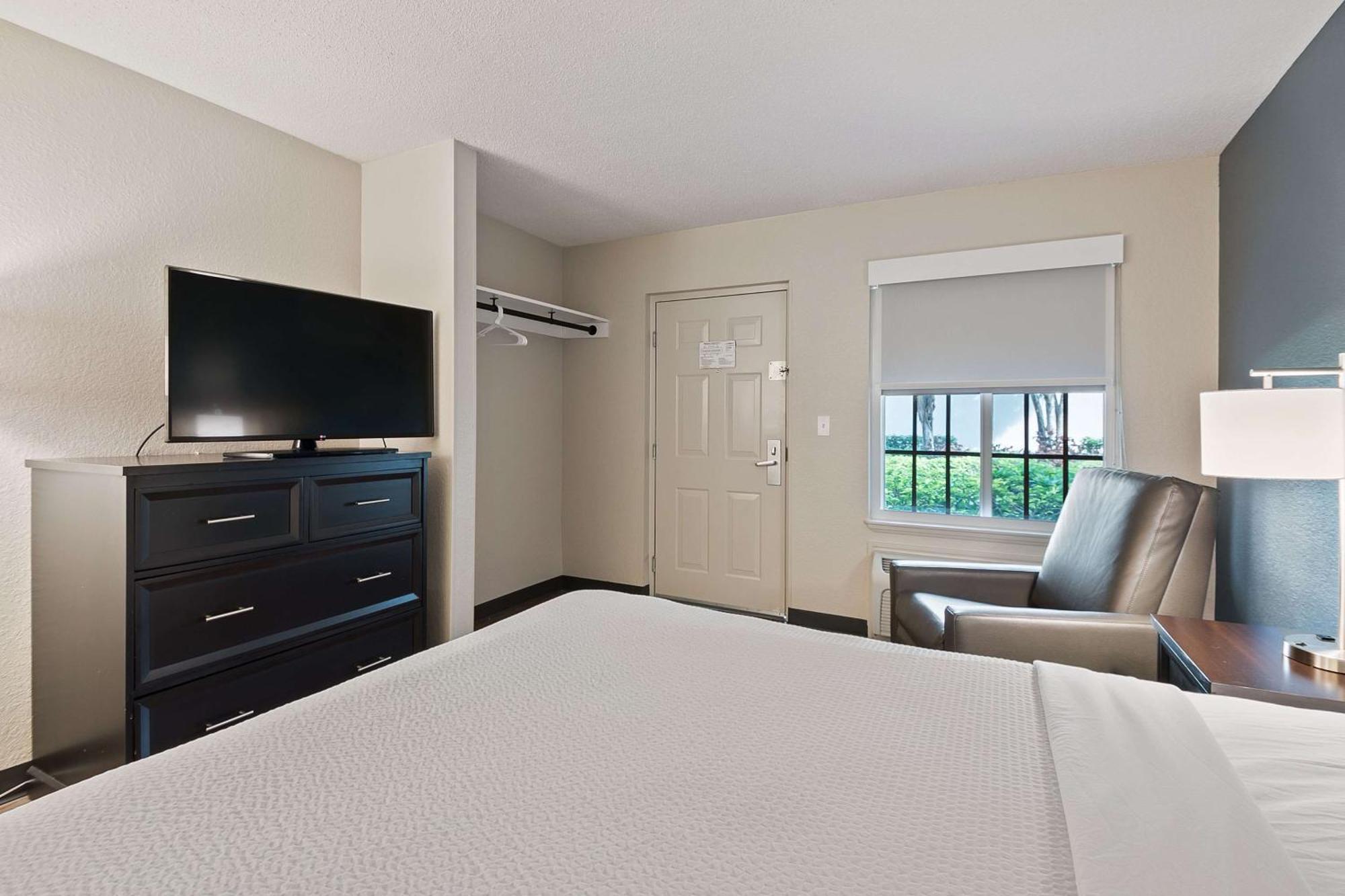 Extended Stay America Suites - Miami - Airport - Blue Lagoon Miami Springs Екстериор снимка