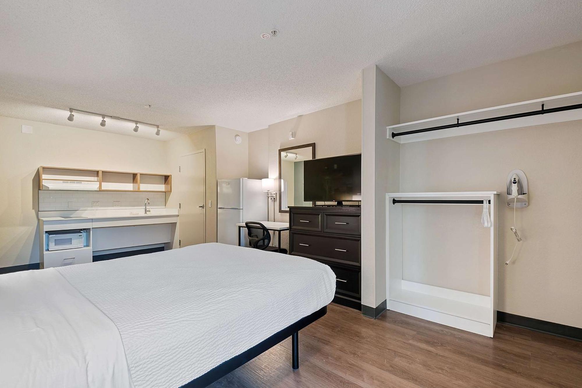 Extended Stay America Suites - Miami - Airport - Blue Lagoon Miami Springs Екстериор снимка