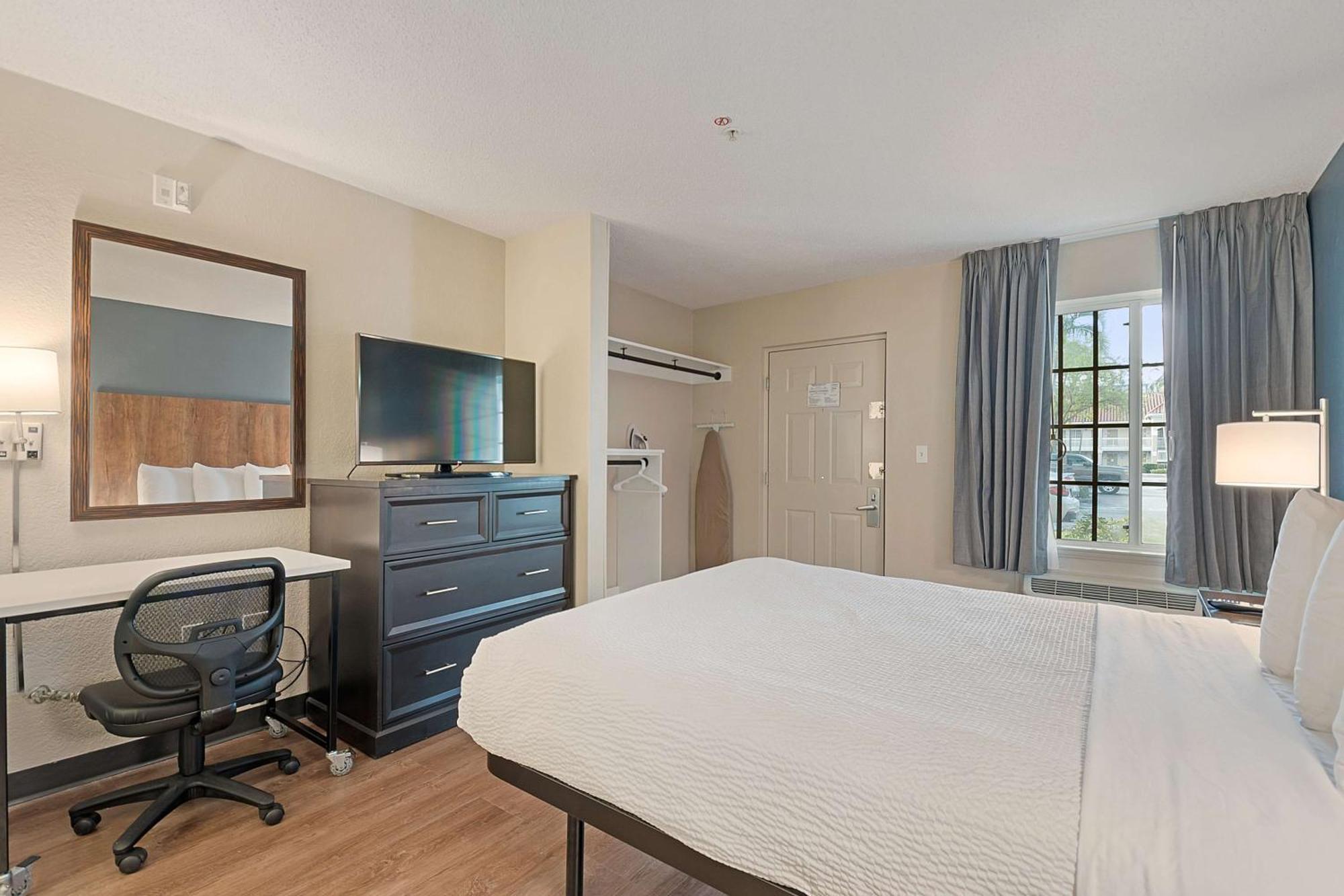 Extended Stay America Suites - Miami - Airport - Blue Lagoon Miami Springs Екстериор снимка